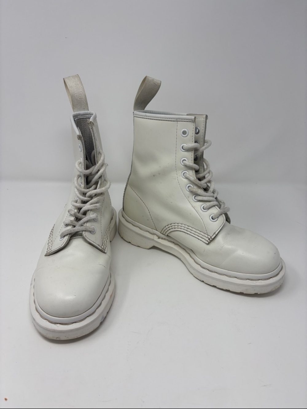 Dr. Martens | White Lace-Up Platform Combat Boots 5‎ docs